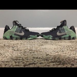 Kobe 11 all star/ northern lights
